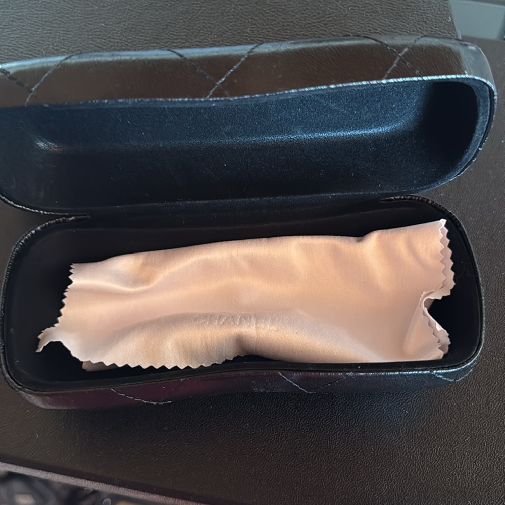 Chanel Eye Glass Case + Cloth + Box, Authentic - Picture 4 of 5